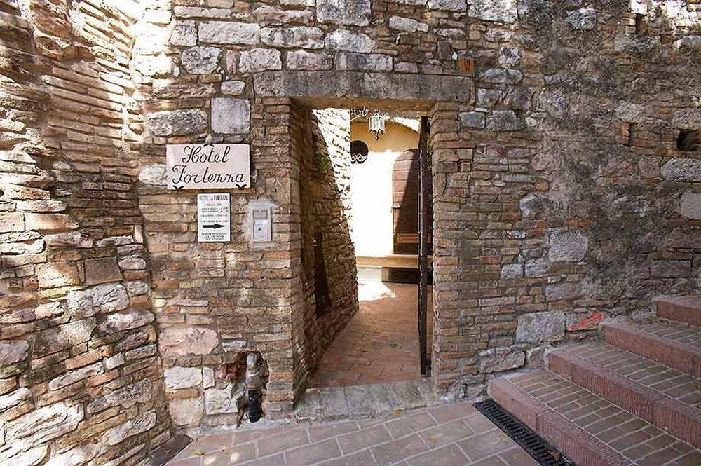 Hotel La Fortezza Assisi Exterior foto